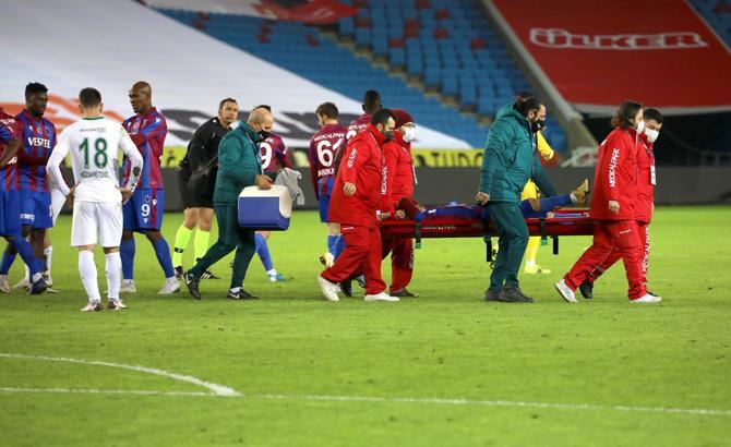 Mesut Özil'den Abdülkadir Ömür mesajı