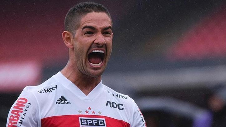 Yıldız futbolcu Cicinho'dan Pato'ya öneri: