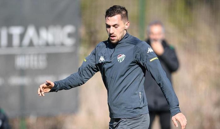 Bursaspor'da Burak Altıparmak takımdan ayrılabilir