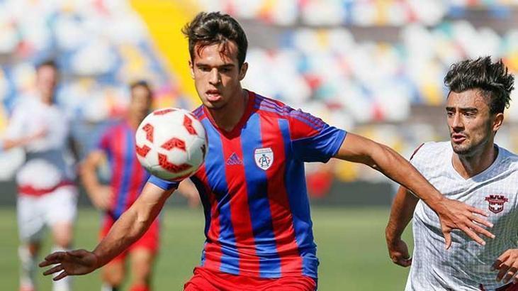 Beşiktaş'ta sağ bek için transfer rotası Kerim Alıcı