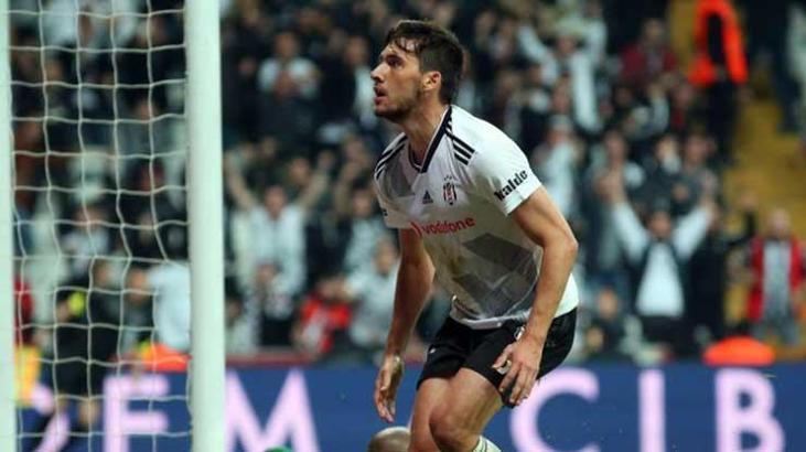 Umut Nayir 27 yaşında