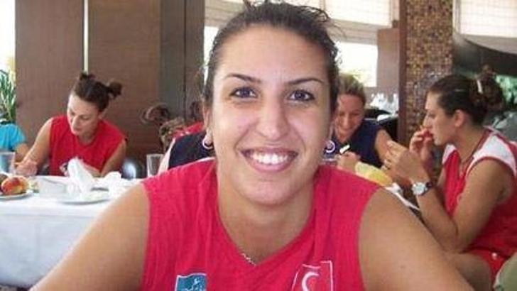 Deniz Hakyemez sözleşme yeniledi!