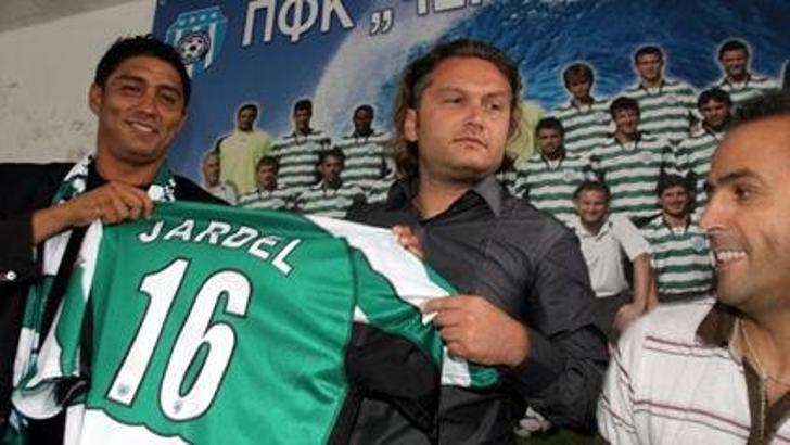 Jardel komşuya gitti