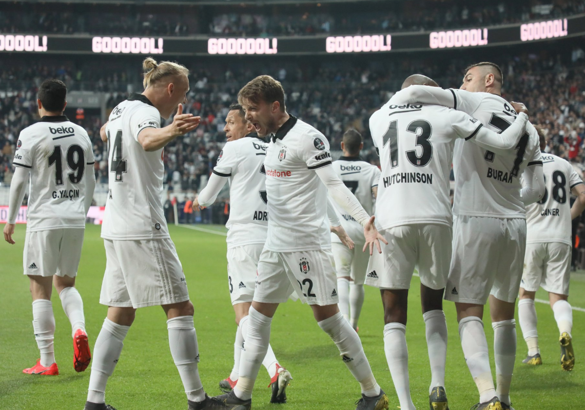 Beşiktaş'ın yıldızı Adem Ljajic tutulamıyor