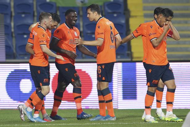 Başakşehir, Galatasaray maçında 3 fire verdi! Mahmut, Aleksic ve Visca...