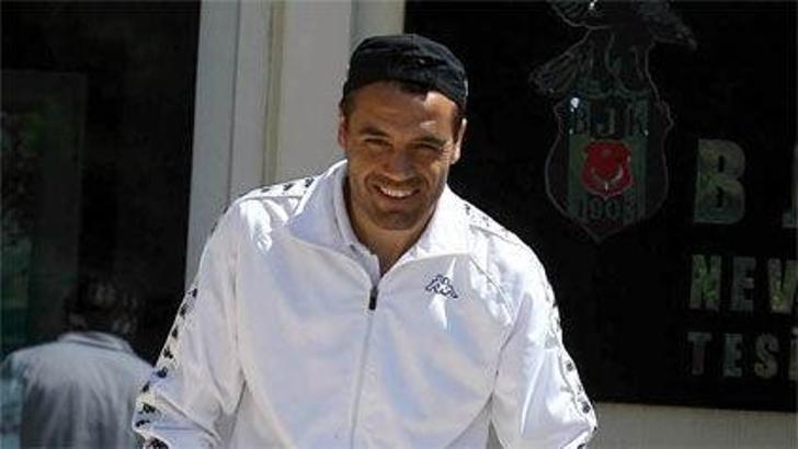 Ekrem Dağ havuzda! Fanatik Gazetesi Beşiktaş (BJK) Haberleri Spor