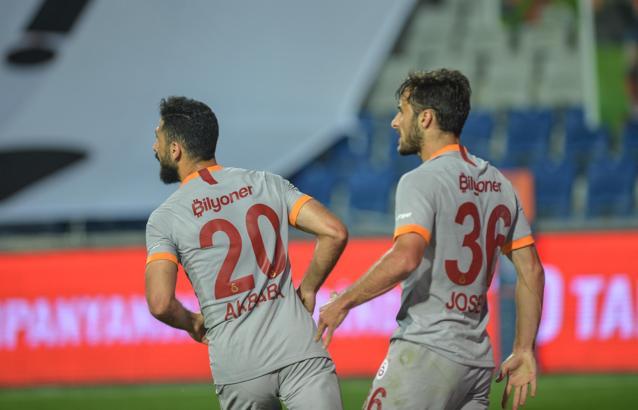 Emre Akbaba, Süper Lig'deki 3. golünü attı