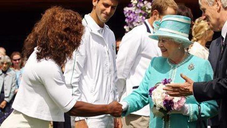 Kraliçe 33 yıl sonra Wimbledon'da