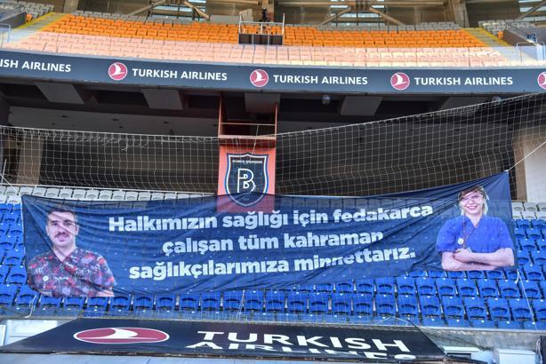 Başakşehir - Galatasaray maçında sağlık çalışanları unutulmadı