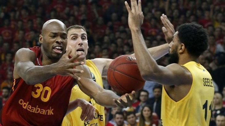 Galatasaray final için Kanarya Adaları'na uçtu