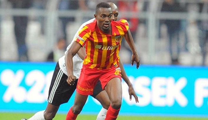 Mensah Beşiktaş maçında cezalı duruma düştü