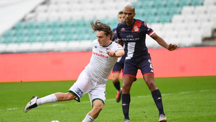 Bursaspor'da Ali Akman belirsizliği yaşanıyor