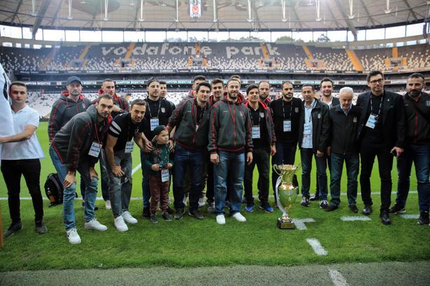 Şampiyon Kartal'lar Vodafone Park'ta
