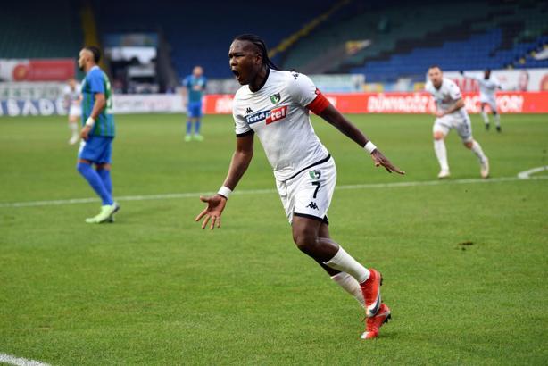 Denizlispor'da Rodallega tutulamıyor
