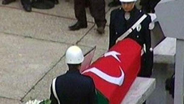 Orhan Ergüder toprağa verildi
