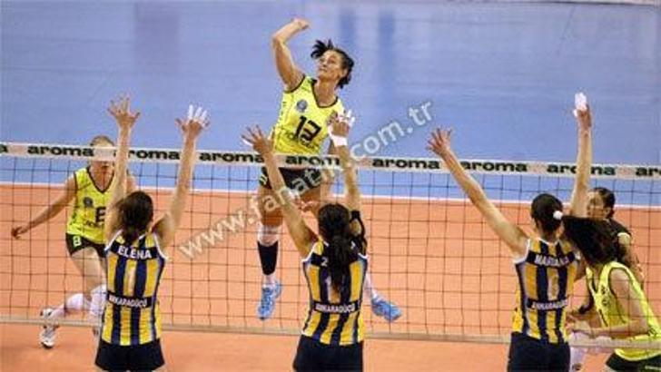 Fenerbahçe Acıbadem yarı finalde: 3-0