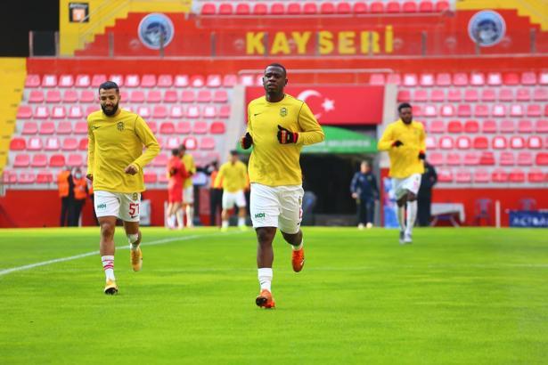 Yeni Malatyaspor'da Tetteh ve Acquah şoku yaşanıyor