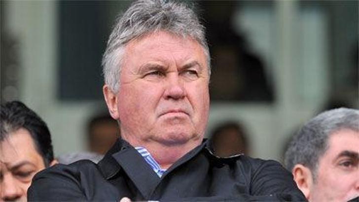 United, Hiddink'in peşinde