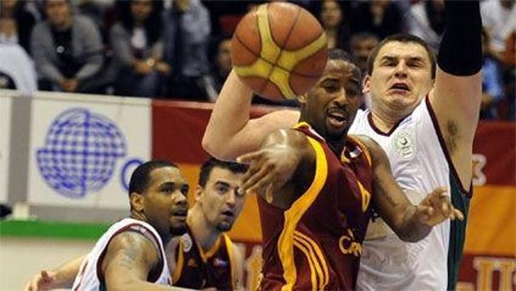 Cim Bom play-off'u kaçırdı: 83-76