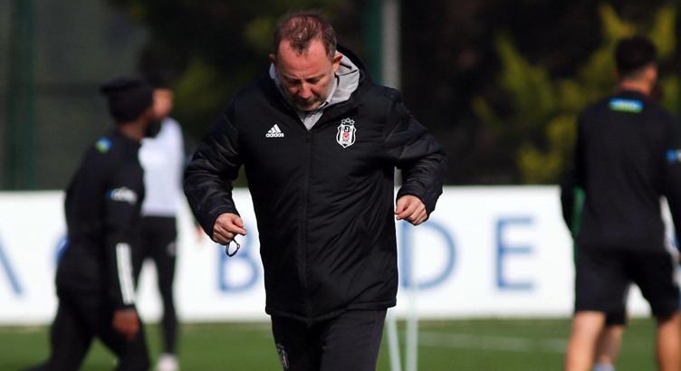 Sergen Yalçın'dan topun saha içinde kalma süresine sitem