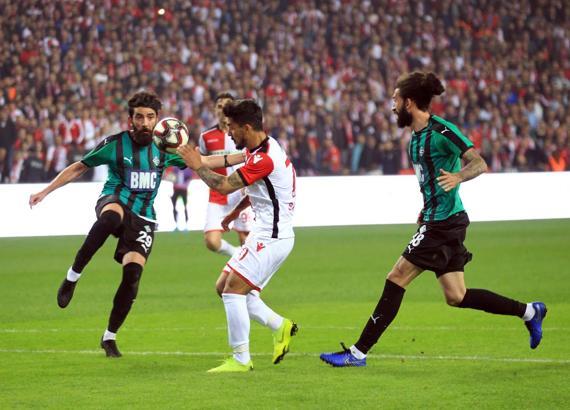 Sakaryaspor turladı, Samsunspor yıkıldı! Samsunspor - Sakaryaspor maç sonucu: 0-0