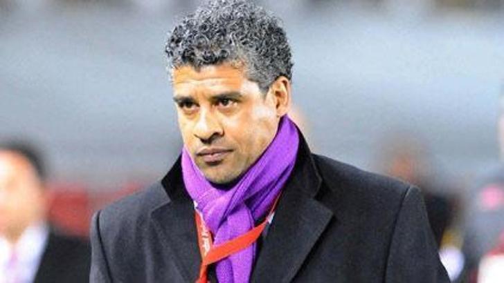 Rijkaard'ın yardımcısı kim olacak?