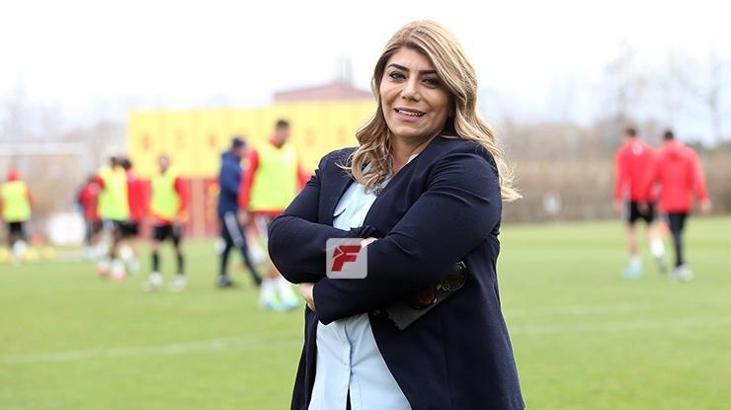 Berna Gözbaşı 8 Mart Kadınlar Günü'nde Fanatik'e konuştu!