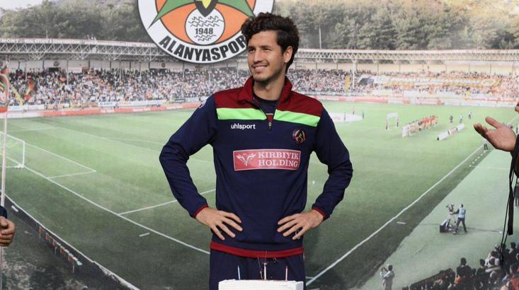 Galatasaray ortaya sahaya kimi transfer edecek? Son dakika transfer gelişmesi