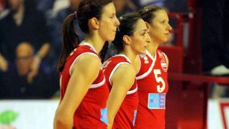 Vakıfbank set alamadan elendi: 3-0