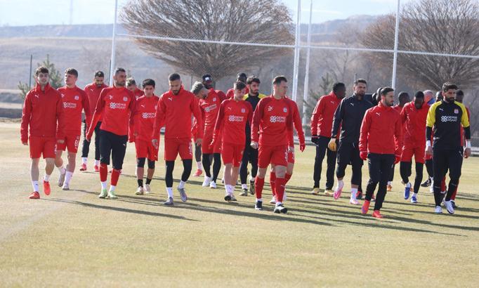 Sivasspor'da şok sakatlıklar! Rıza Çalımbay kara kara düşünüyor