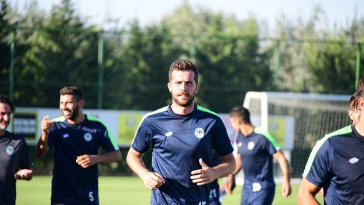 Uğur Demirok Konyaspor'dan ayrıldı