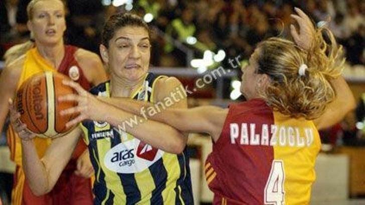 Bayanlarda derbi heyecanı