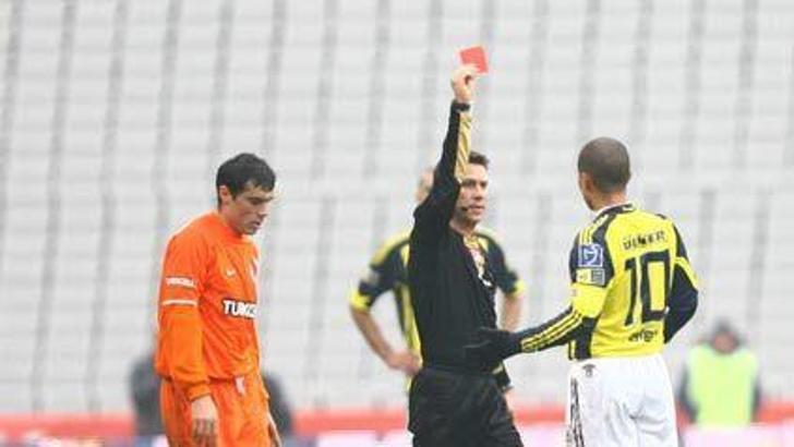 Alex'e 2 maç ceza