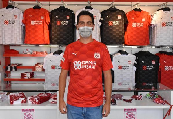 Sivasspor taraftarı, UEFA Avrupa Ligi'nde takımlarına güveniyor