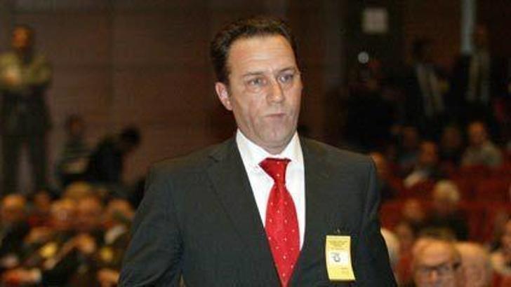 Öztürk uçak kaldırıyor