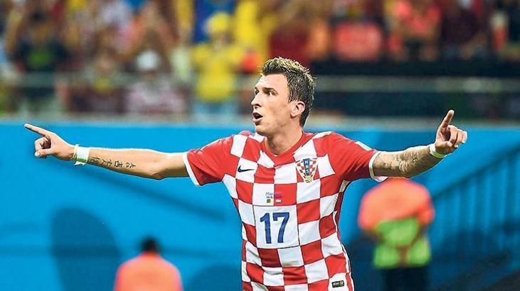 Sergen Yalçın'dan transfer açıklaması: Mandzukic ile ilgileniyoruz