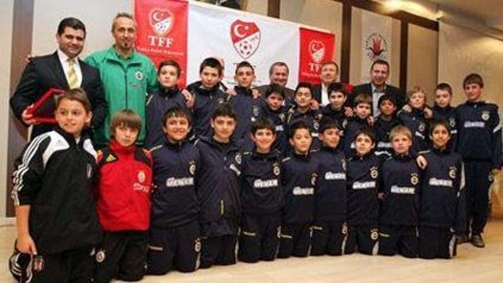 12 yaşaltı takımına ödül