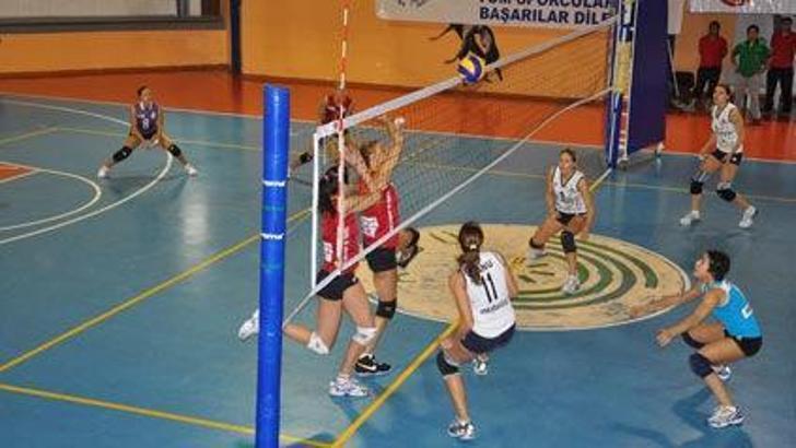 Voleybolda derbi günü