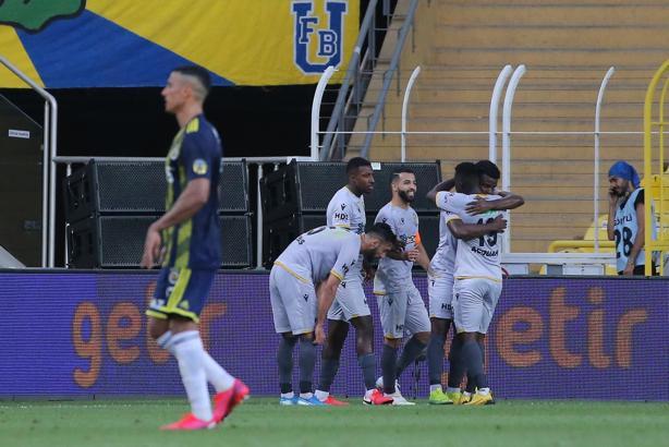 Fenerbahçe kalesini yine kapatamadı