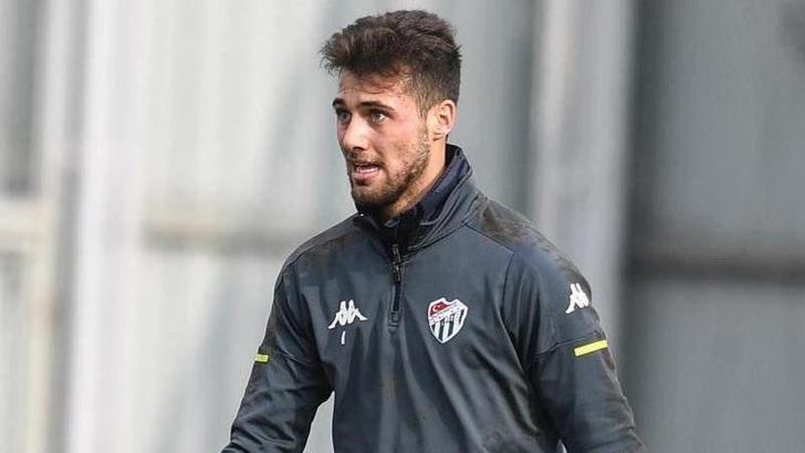 Bursaspor'da Ataberk Dadakdeniz kurtarışlarıyla zirvede
