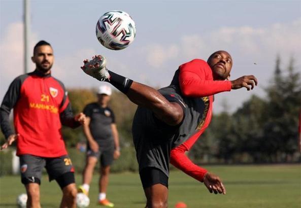 Kayserispor'da Manuel Fernandes kadroda