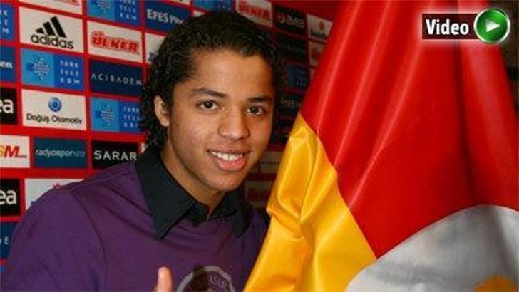 Dos Santos imzayı attı!