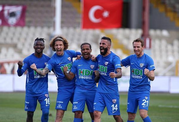 Bandırmaspor'dan personele prim cezası! Abartılı sevinç pahalıya patladı