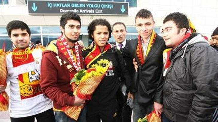 Cim Bom Ege'ye yıldız yağdırdı