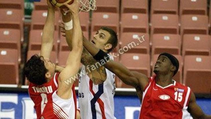Lider Efes tam yol: 98-83
