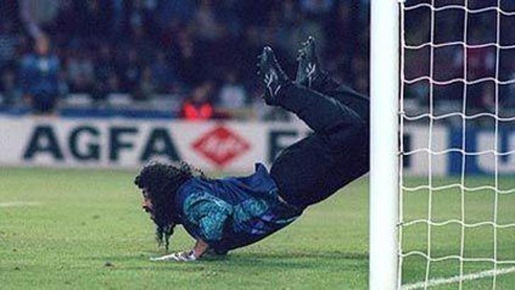 Kaleci Higuita bırakıyor