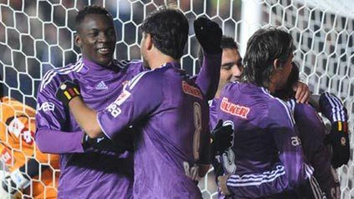 Tartışmasız lider 5-1
