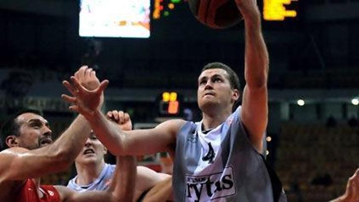 Efes Pilsen'e Top 16 takviyesi