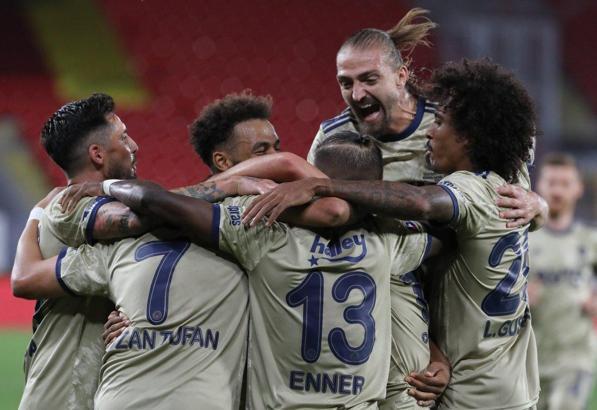 Fenerbahçe'ye Kasımpaşa maçı öncesi çifte müjde