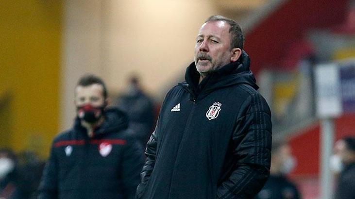 Beşiktaş'ta Sergen Yalçın'dan farklı kadro